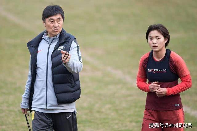 49-49平！广厦上海战平，胡金秋半场20+3，张镇麟王哲林陷犯规麻烦，王博兑现诺言！